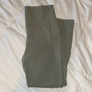 Athleta Salutation Stash 7/8 Leggings